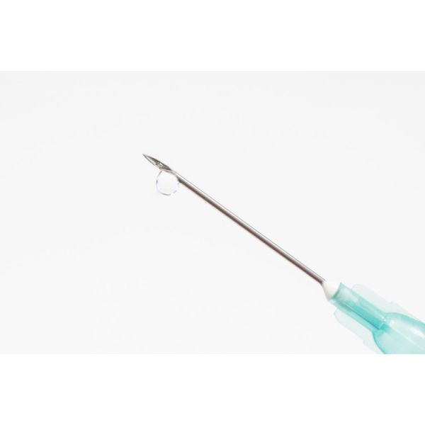 CarePoint Poly Hub Sterile Needle 23g x 1", Box of 100