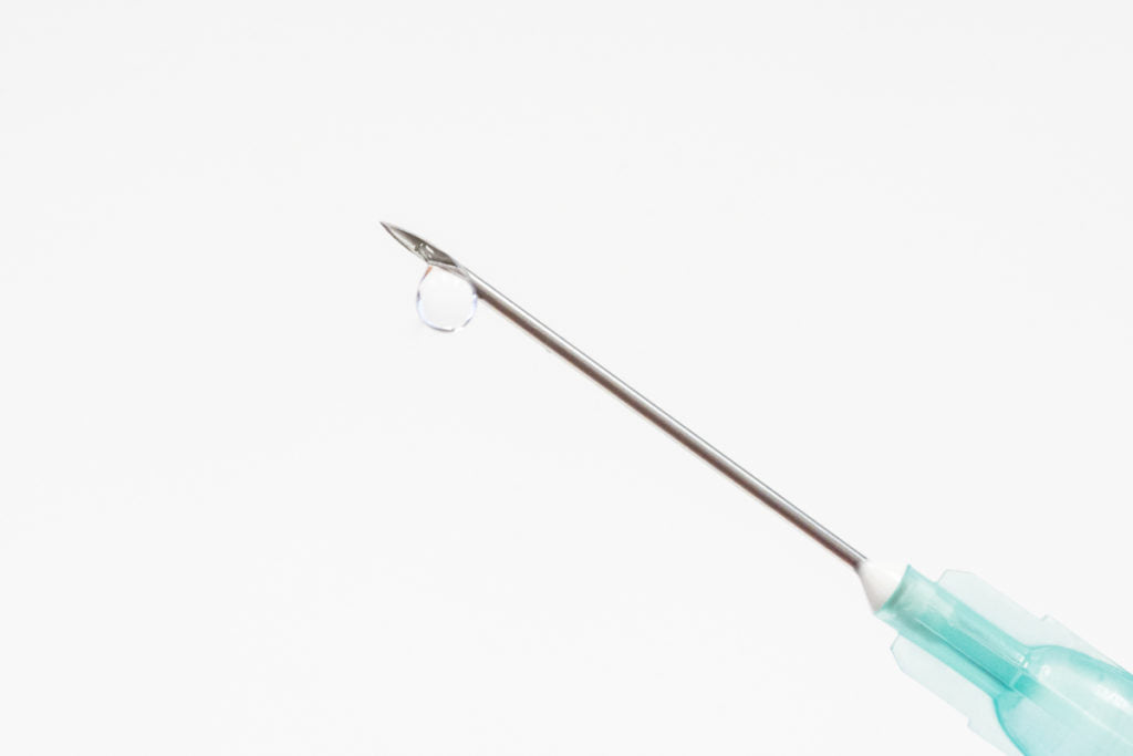 CarePoint Poly Hub Sterile Needle 25g x 5/8", Box of 100