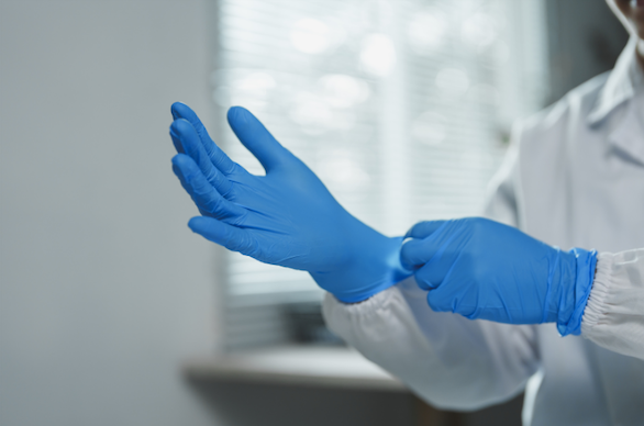 How to Select the Right Gloves for Medical vs. Research Labs