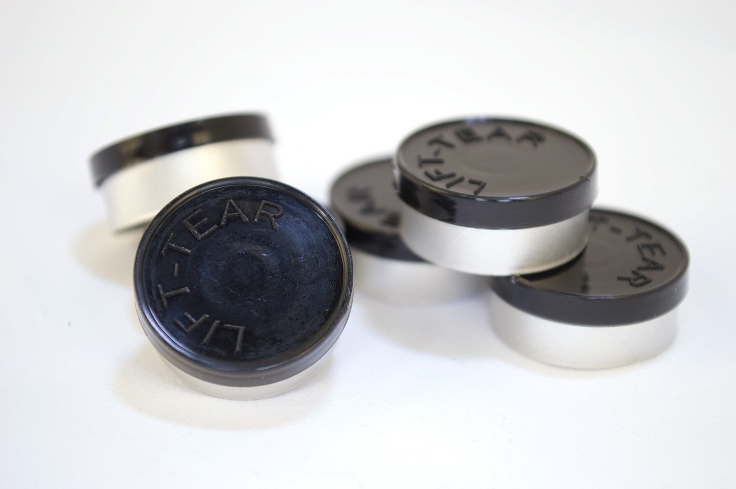 Dual Tone Seals 20mm Flip Top Seals/Caps - Dual Tone Charcoal Caps